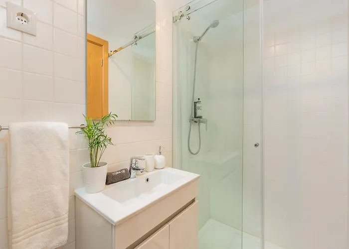 2 Bedroom In Appartement Oporto