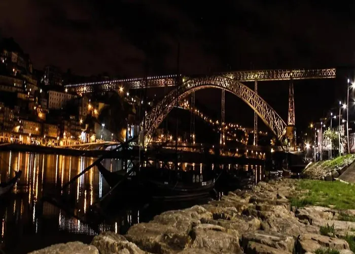 2 Bedroom In Appartement Oporto